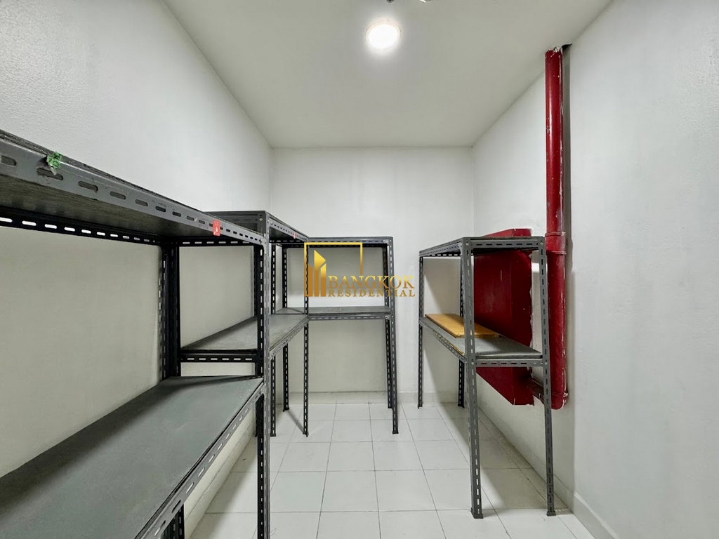 รูป Tower Park | Very Spacious 3 Bedroom Condo in Nana Area - BR13154CD - รูปที่ 35/54