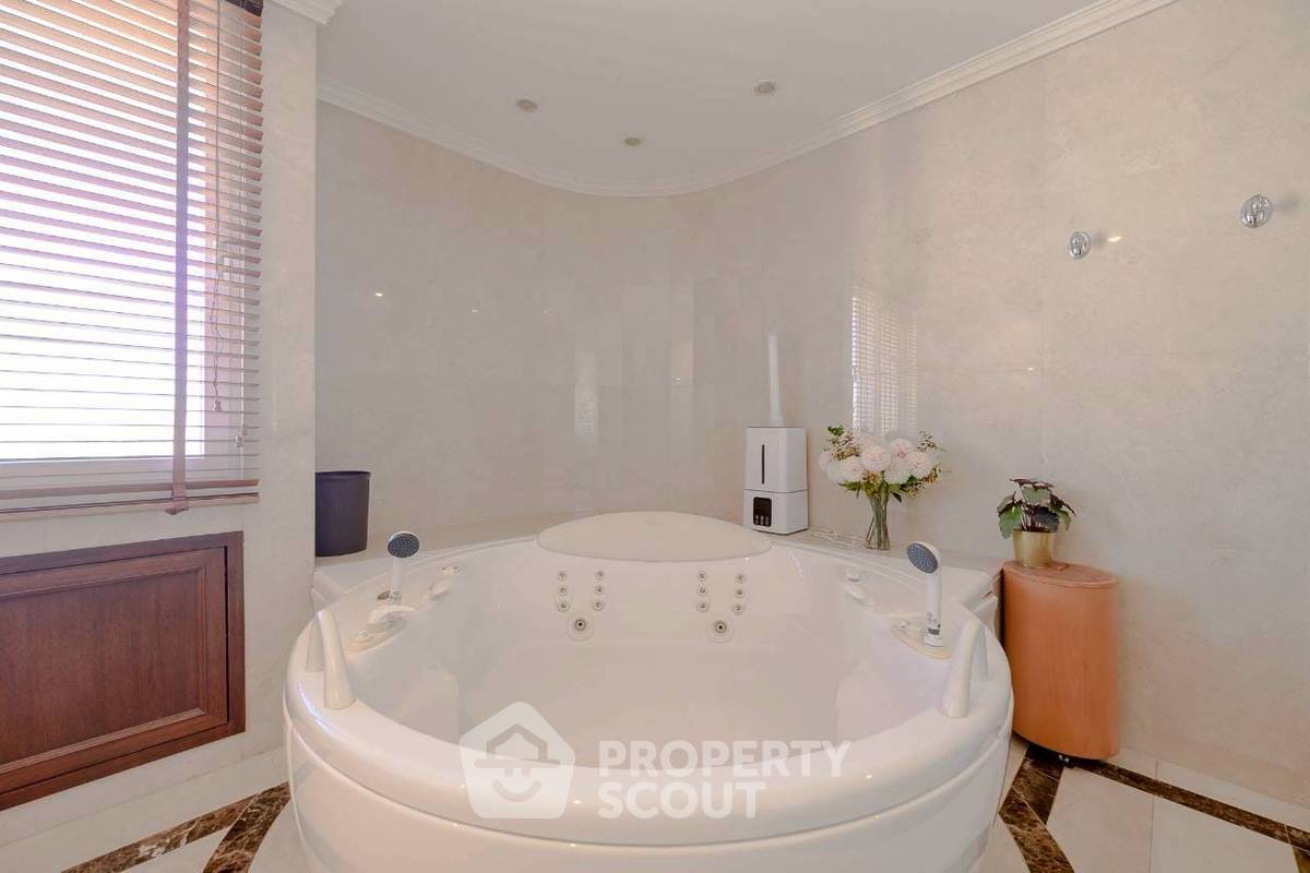 รูป คอนโด 5 ห้องนอน 698 ตร.ม. ชั้น 43 ที่ Las Colinas ใกล้ BTS อโศก 100 ม. (ID 2738708) - รูปที่ 8/16