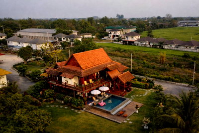 ขายกิจการ : ขายที่ดินพร้อมบ้านเรือนไทยพูลวิลล่าและโกดัง 5 ไร่ 59 ตร.ว. ติดถนนใหญ่ ขุนคง หางดง เชียงใหม่