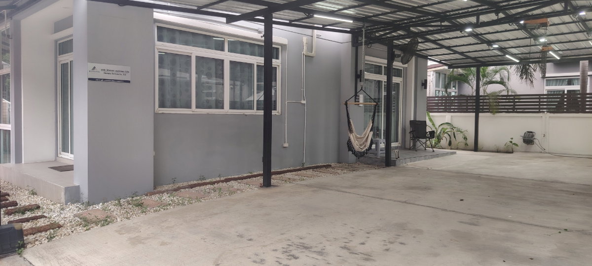 รูป บ้านเดี่ยว 2 ชั้น 4 ห้องนอน 3 ห้องน้ำ พื้นที่ใช้สอย 160 ตร.ม. พร้อมพื้นที่มีหลังคา 200 ตร.ม. เหมาะสำหรับอยู่อาศัย สำนักงาน หรือเวิร์กช็อป – ศรีราชา - รูปที่ 4/41