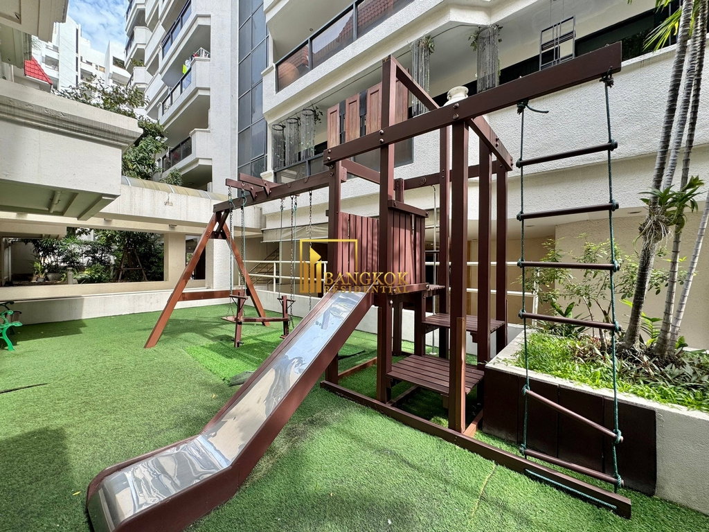 picture Baan Sathorn | Exceptional 4 Bedroom Penthouse in Prime Area - BR19428CD - 34/39