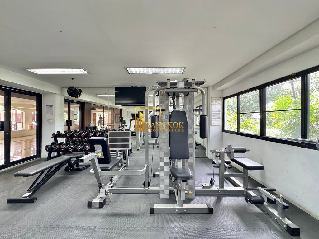 picture Baan Sathorn | Exceptional 4 Bedroom Penthouse in Prime Area - BR19428CD - 31/39