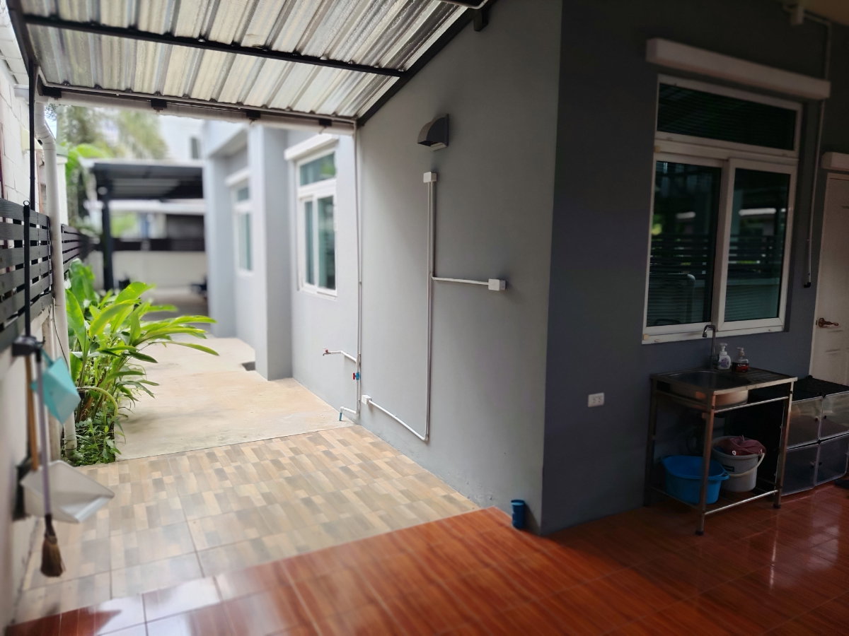 รูป บ้านเดี่ยว 2 ชั้น 4 ห้องนอน 3 ห้องน้ำ พื้นที่ใช้สอย 160 ตร.ม. พร้อมพื้นที่มีหลังคา 200 ตร.ม. เหมาะสำหรับอยู่อาศัย สำนักงาน หรือเวิร์กช็อป – ศรีราชา - รูปที่ 10/41