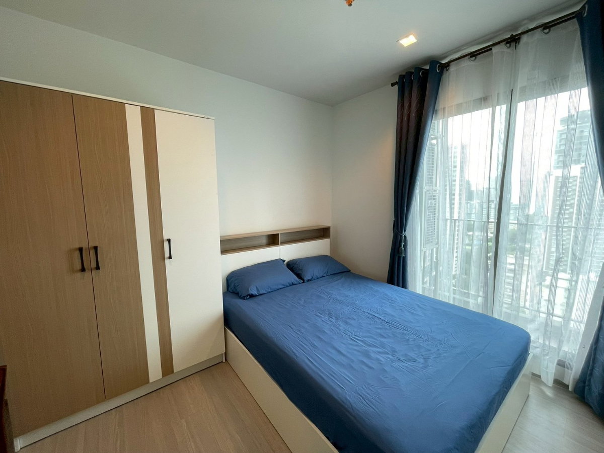 รูป ให้เช่า! Life Asoke-Rama 9 | 1 Bedroom Plus 40 ตร.ม. | เฟอร์นิเจอร์ เครื่องใช้ไฟฟ้าครบ พร้อมอยู่ - รูปที่ 8/12