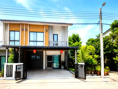 เช่าทาวน์โฮม โลตัส ลาดกระบัง : ใกล้ตลาดสดศรีวารี 900 ม. 21ตร.ว. คิงเพาเวอร์ ศรีวารี 900 ม ลาดกระบัง54 ให้เช่า ใหญ่มาก! ทาวน์โฮม 2 ชั้น หลังมุม 3 นอน 2 น้ำ