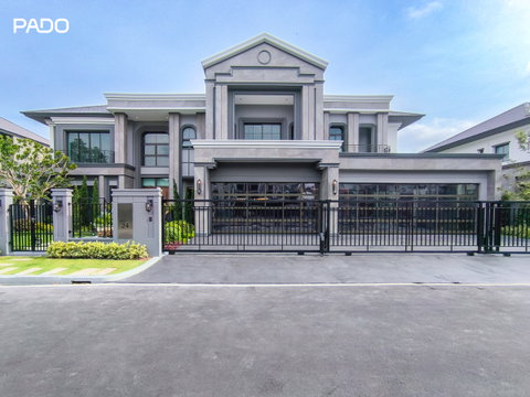 ขายบ้านหรู (หลังตัวอย่าง) Grand Bangkok Boulevard สุขสวัสดิ์ - พระราม 3 , 5 นอน 6 น้ำ , 5 ที่จอดรถ พร้อมสระว่ายน้ำ และ โรงจอดรถซุปเปอร์คาร์