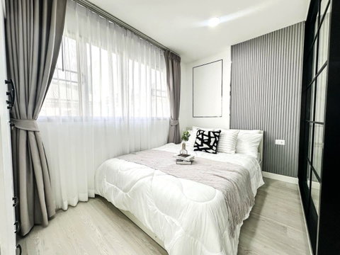 Ready-to-move-in condo near MRT and The Mall Bangkapi.