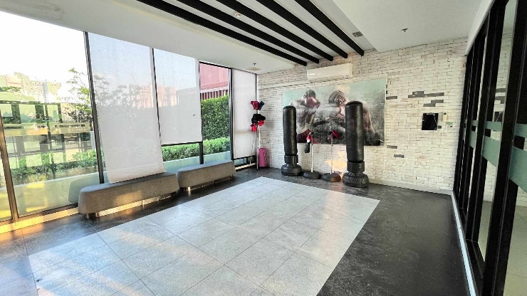picture Selling price 1,950,000 only higher floor  - 11/12