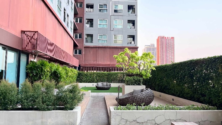 picture Selling price 1,950,000 only higher floor  - 12/12