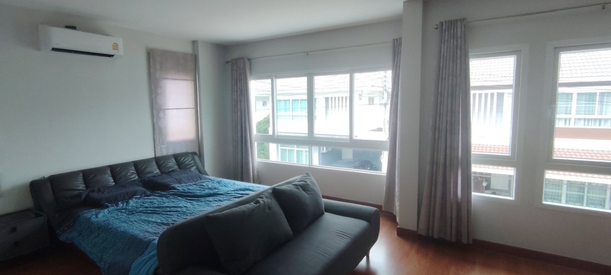 รูป บ้านเดี่ยว 2 ชั้น 4 ห้องนอน 3 ห้องน้ำ พื้นที่ใช้สอย 160 ตร.ม. พร้อมพื้นที่มีหลังคา 200 ตร.ม. เหมาะสำหรับอยู่อาศัย สำนักงาน หรือเวิร์กช็อป – ศรีราชา - รูปที่ 26/41