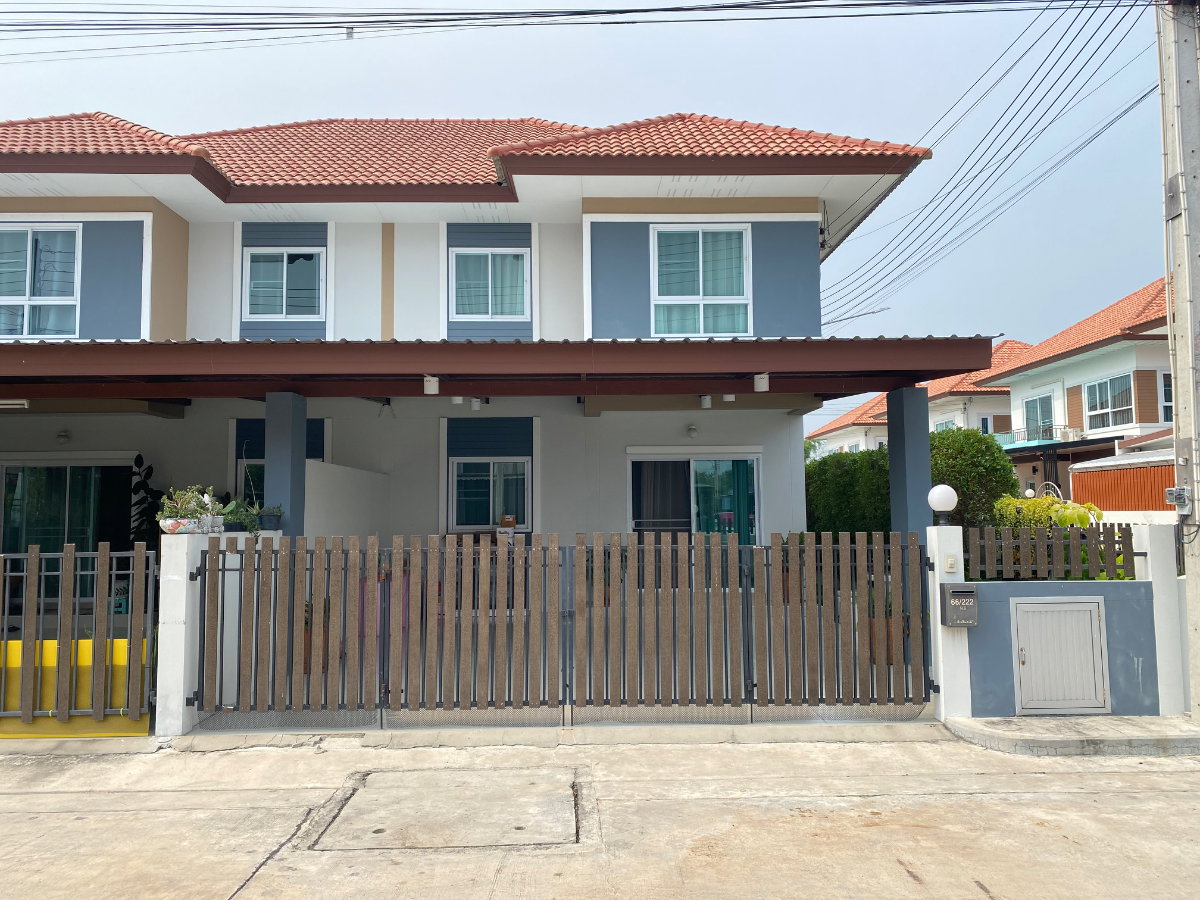 รูป บ้านแฝด ใกล้ นิคมอมตะซิตี้ เมืองชลบุรี - รูปที่ 1/17