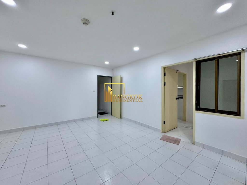 รูป Tower Park | Very Spacious 3 Bedroom Condo in Nana Area - BR13154CD - รูปที่ 34/54