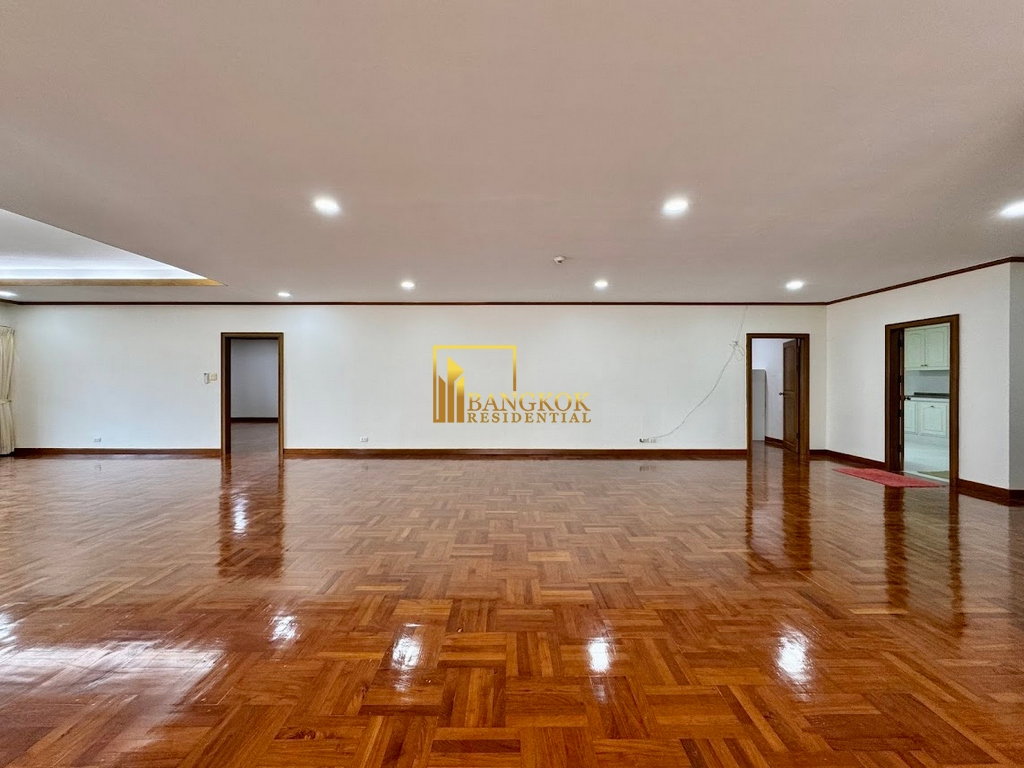 รูป Tower Park | Very Spacious 3 Bedroom Condo in Nana Area - BR13154CD - รูปที่ 10/54