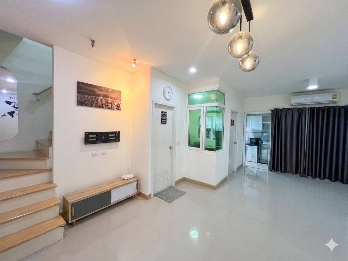 รูป 🏡 FOR RENT ให้เช่าทาวน์โฮม 2 ชั้น หมู่บ้าน Gusto รามอินทรา–พหลโยธิน ซอยพหลโยธิน 48 แยก 26 4 ห้องนอน 3 ห้องน้ำ ใกล้ BTS เพียงไม่กี่นาที - รูปที่ 8/12