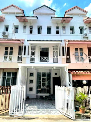 Townhouses for sale Bangkok : ⭐✨RH-072 Townhome for Sale at Baan Rimsuan Don Mueang ✨⭐