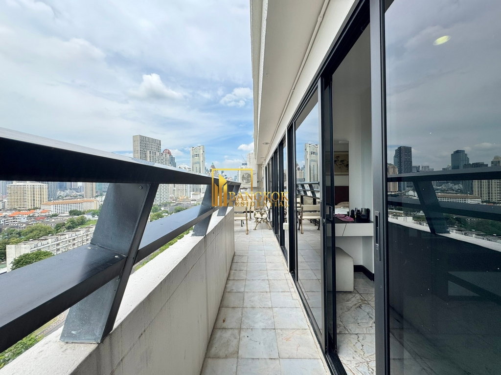 picture Baan Sathorn | Exceptional 4 Bedroom Penthouse in Prime Area - BR19428CD - 4/39