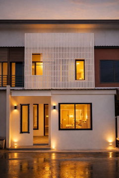 ขายทาวน์โฮม 2 ชั้น ทำเลศักยภาพ ย่านเศรษฐกิจ ใกล้รวมโชค เพียง 2.55 ล้านบาท #C3MG100311