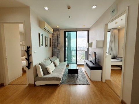 Call : 063-859-5545 Condo Q House Sukhumvit 79 ติดรถไฟฟ้า BTS อ่อนนุช ห้องมุม 44.5 ตารางเมตร 2 ห้องนอน ชั้น26 ตกแต่งครบ