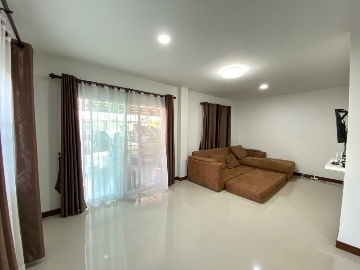 รูป บ้านแฝด ใกล้ นิคมอมตะซิตี้ เมืองชลบุรี - รูปที่ 6/17