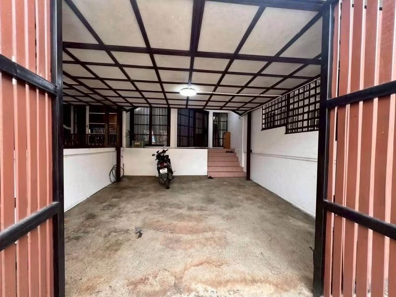รูป 🏡 ขายบ้าน ทาวน์โฮม 3 ชั้น พร้อมผู้เช่า เหมาะสำหรับลงทุน ทำดีมาก อยู่หลังมหาวิทยาลัยเชียงใหม่ เดินทางสะดวก - รูปที่ 2/16