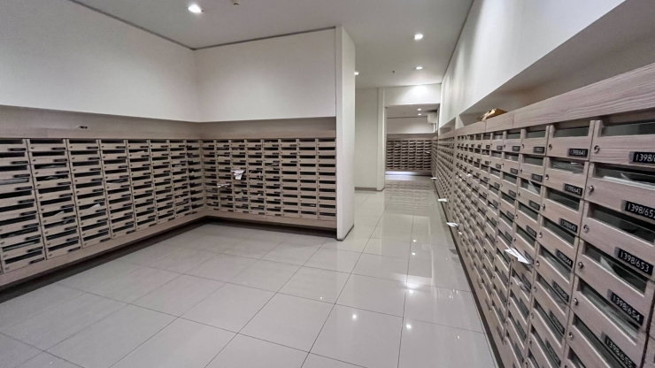 picture Selling price 1,950,000 only higher floor  - 9/12
