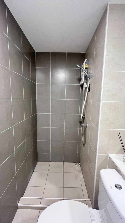 picture Selling price 1,950,000 only higher floor  - 7/12