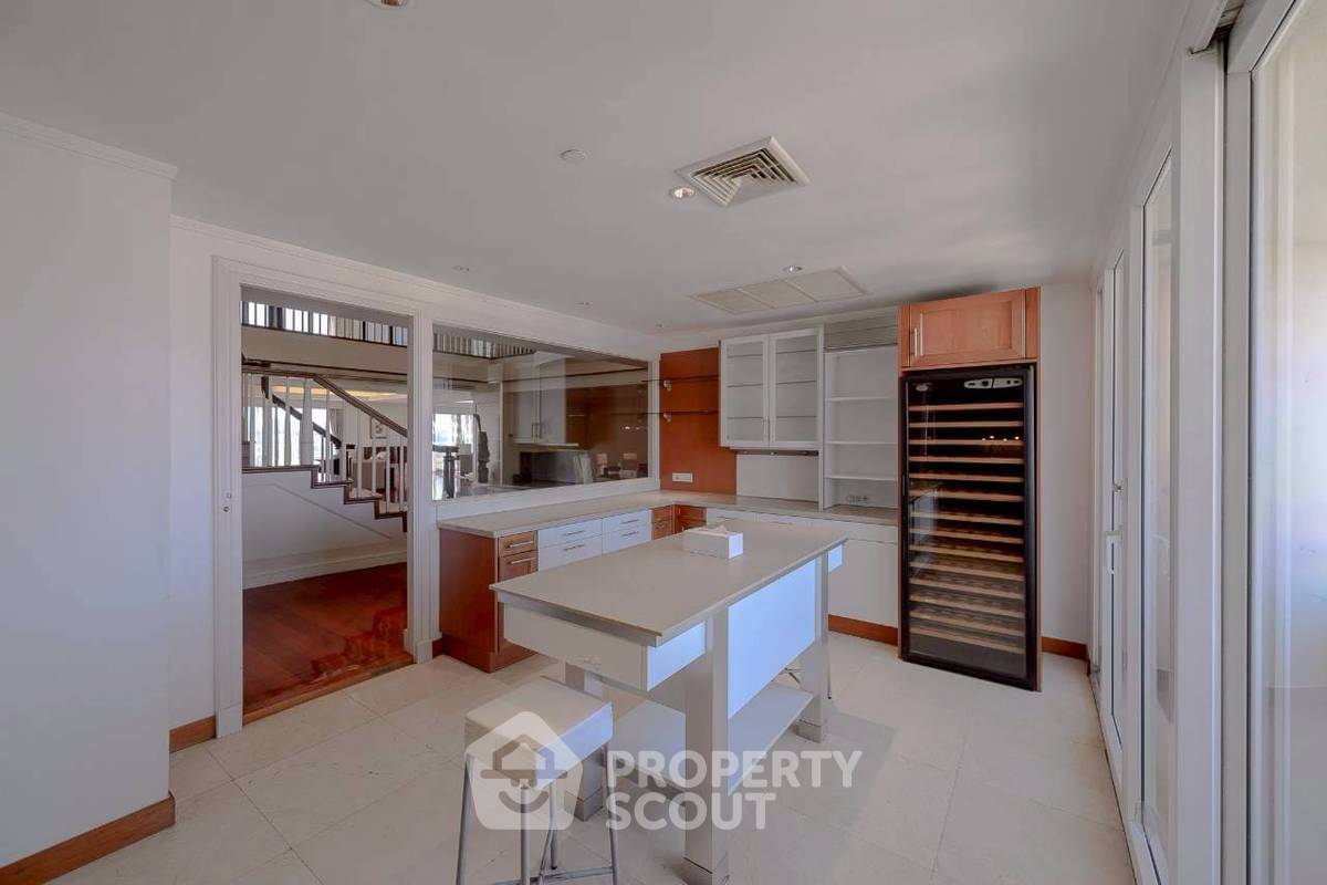 รูป คอนโด 5 ห้องนอน 698 ตร.ม. ชั้น 43 ที่ Las Colinas ใกล้ BTS อโศก 100 ม. (ID 2738708) - รูปที่ 10/16