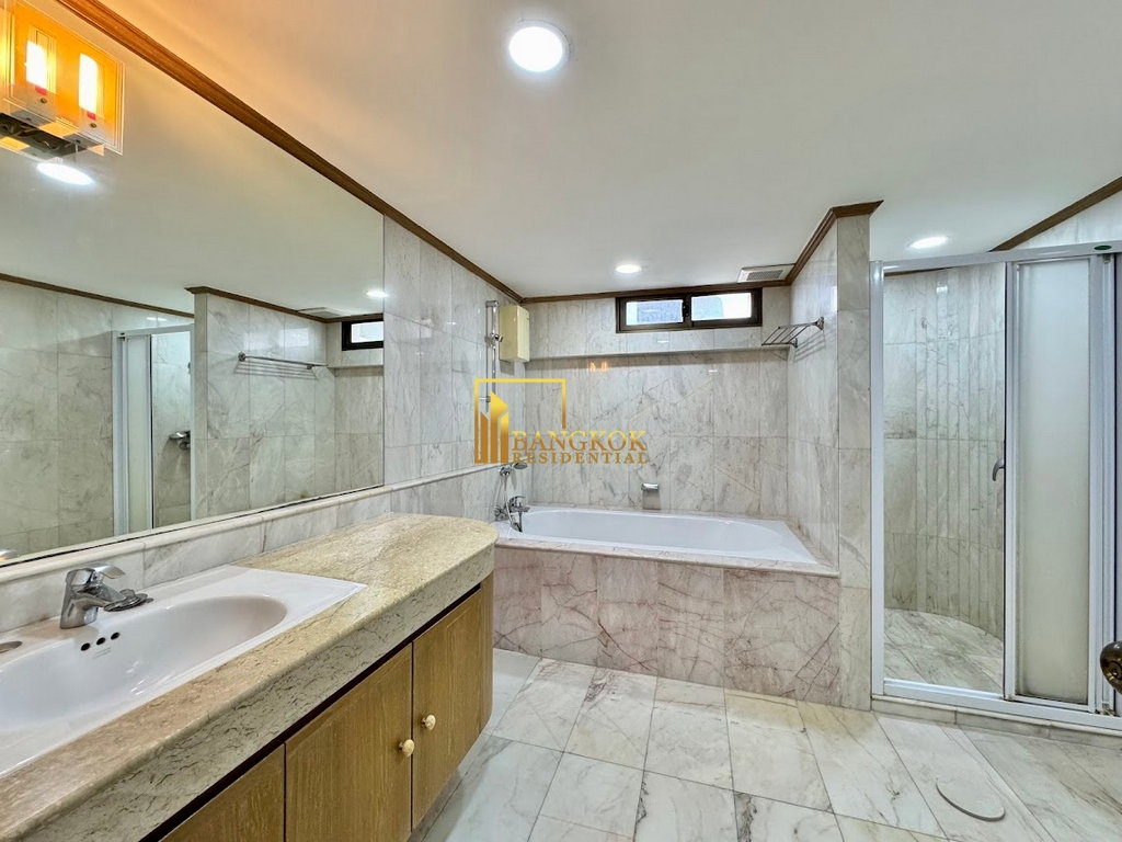 รูป Tower Park | Very Spacious 3 Bedroom Condo in Nana Area - BR13154CD - รูปที่ 16/54