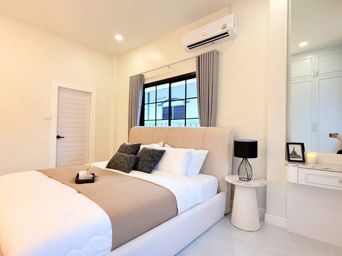 รูป ขายบ้านเดี่ยวหลังใหญ่รีโนเวทใหม่ ม.โชคชัย5 ซอยเขาน้อย บางละมุง - รูปที่ 8/19