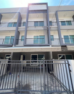 ทาวน์โฮม 3 ชั้น บ้านกลางเมือง สวนหลวง Baan Klang Muang Suanluang พร้อมอยู่