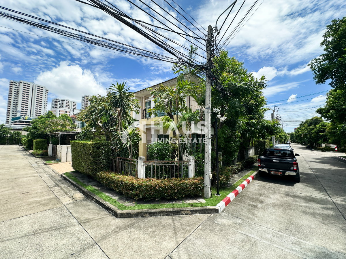 รูป 🏡 โครงการติดถนนใหญ่! บ้านเดี่ยวหลังมุมสภาพดีเยี่ยม เดินทางเข้าเมืองสะดวกสุด 🔥 ขายบ้านเดี่ยว ไลฟ์ บางกอก บูเลอวาร์ด รัชวิภา 🔥 / 3 ห้องนอน #HPCC077 - รูปที่ 2/36