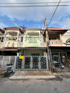 ทาวน์เฮ้าส์ 2 ชั้น หมู่บ้านจินดาทาวน์ คู้บอน 27 แยก 58 ทำเลดี รีโนเวทใหม่ครบพร้อมอยู่ ใกล้รถไฟฟ้าสายสีชมพู ใกล้แหล่งชุมชนหาของกินง่าย 