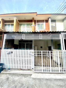 ขาย! ทาวน์เฮ้าส์ 💰🏡 Phanason Villa Lumlukka-Klong 4 3นอน 2น้ำ 🚗 ใกล้ทางด่วนเดินทางสะดวก