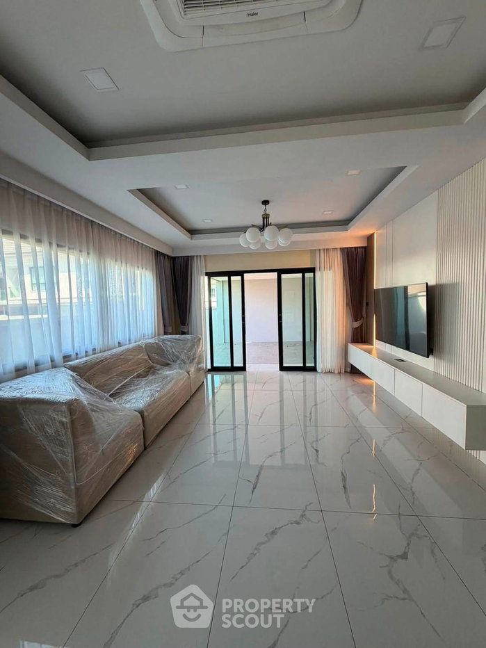 รูป ให้เช่า ทาวน์เฮ้าส์ 5 ห้องนอน โชคชัยวิลเลจ 9 โซนพัทยาตะวันออก (ID 3064873) - รูปที่ 1/12