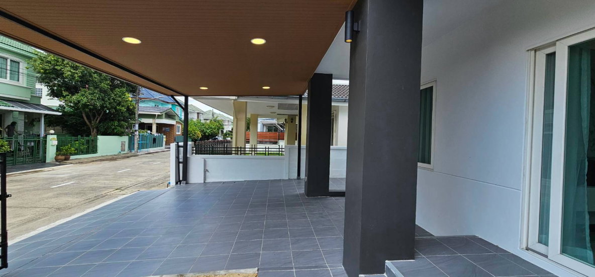 รูป S2987 ขายบ้านเดี่ยว บ้านสวน ร่มเกล้า – สุวรรณภูมิ รีโนเวทใหม่พร้อมอยู่ - รูปที่ 5/20