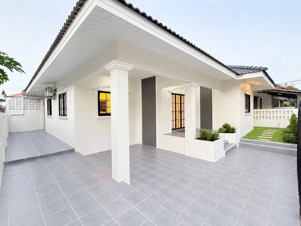 รูป ขายบ้านเดี่ยวหลังใหญ่รีโนเวทใหม่ ม.โชคชัย5 ซอยเขาน้อย บางละมุง - รูปที่ 3/19