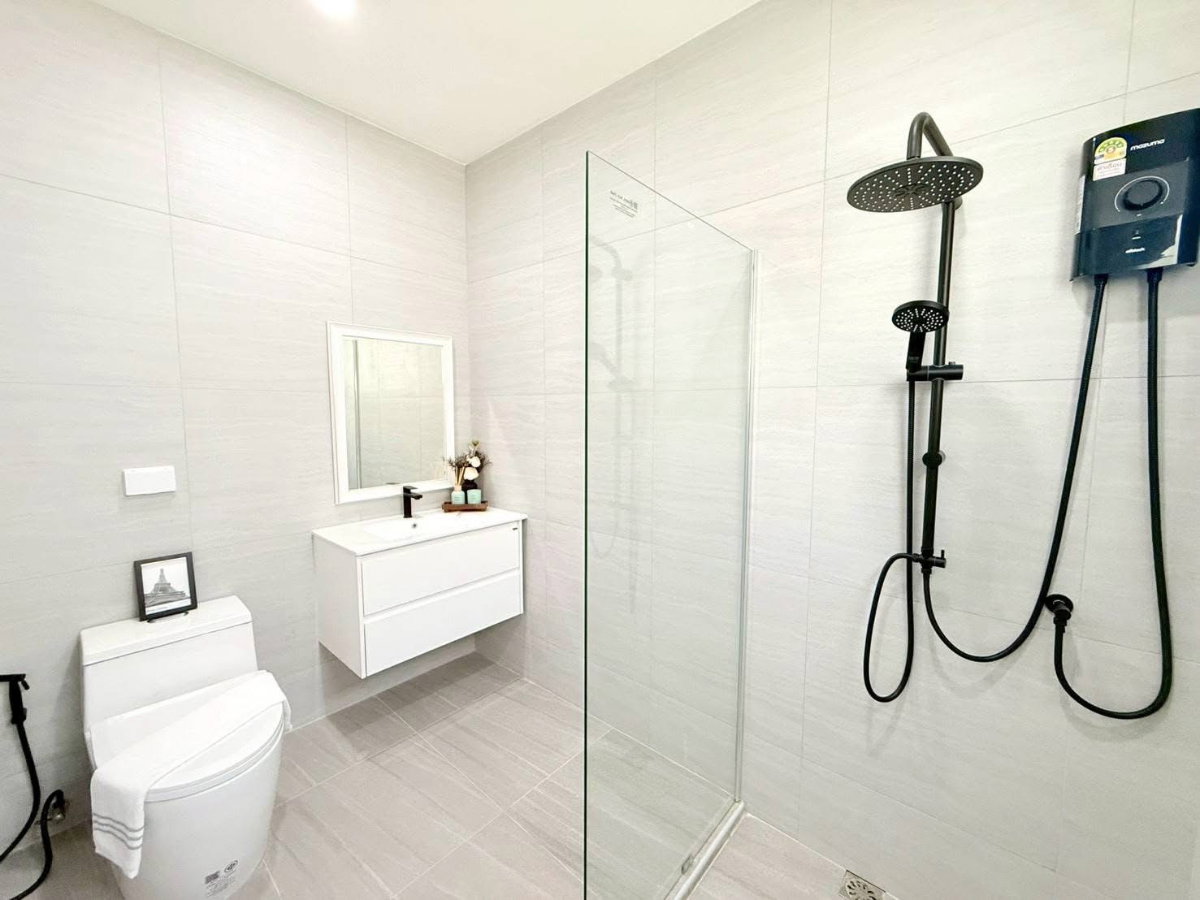 รูป ขายบ้านเดี่ยวหลังใหญ่รีโนเวทใหม่ ม.โชคชัย5 ซอยเขาน้อย บางละมุง - รูปที่ 18/19