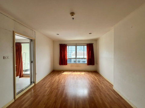 Lumpini Ville Ramkhamhaeng 44 condo: ideal investment opportunity.