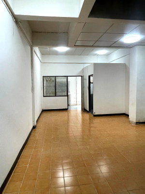 Townhouses for sale Suan Dusit University : 3-Story Townhome for Sale: Bang Kruai-Sai Noi 12/3 Near KMUTNB & Yanhee Hospital