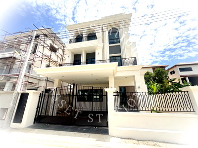 บ้านเดี่ยว สถานีรถไฟฟ้าบางซ่อน : ขาย🏡🪞บ้านเดี่ยว 4 ห้องนอน  St.Moritz Bang Sue หมู่บ้านหรู ใกล้  MRT 🚊สถานีเตาปูน