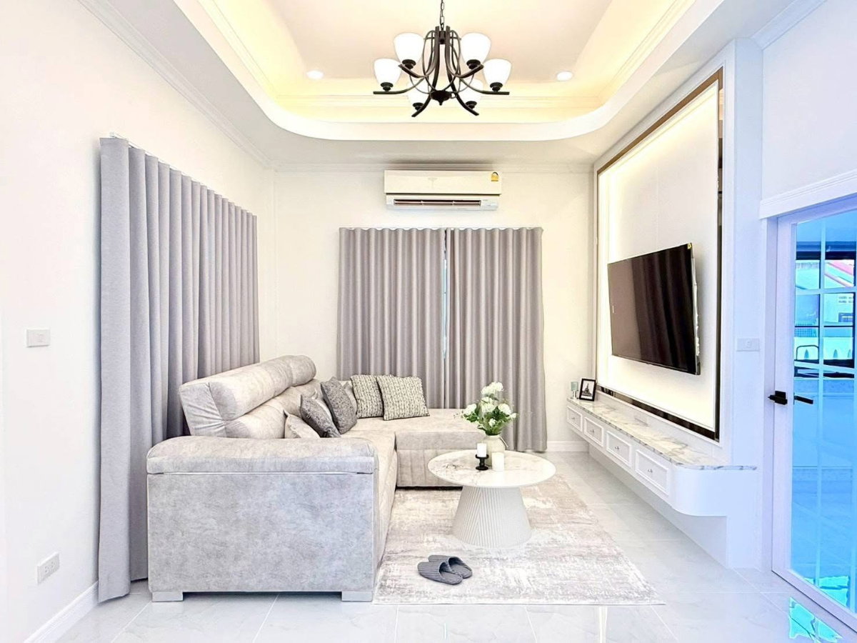 รูป ขายบ้านเดี่ยวหลังใหญ่รีโนเวทใหม่ ม.โชคชัย5 ซอยเขาน้อย บางละมุง - รูปที่ 5/19