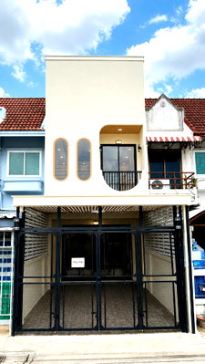 ทาวน์โฮม คริสตัล ดีไซน์ เซ็นเตอร์ : 🏡 (ขาย) บ้านรีโนเวทพร้อมอยู่ โพธิ์แก้ว แยก 4 | ราคาเพียง 3.29 ล้านบาท ✨