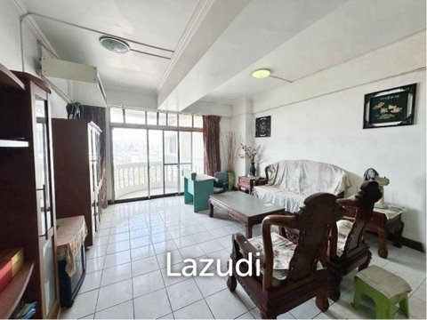 215 sqm 3 Bed Condo on 11th Floor at Royal Castle Pattanakarn Suan Luang