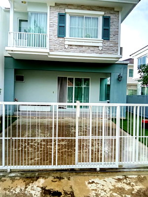 Twin houses for sale Asian Institute of Technology (AIT) : Duo Home for Sale: Villaggio Rangsit-Khlong Dues (35.2 sq.w.) – Lakefront View, Fully Extended & Built-in