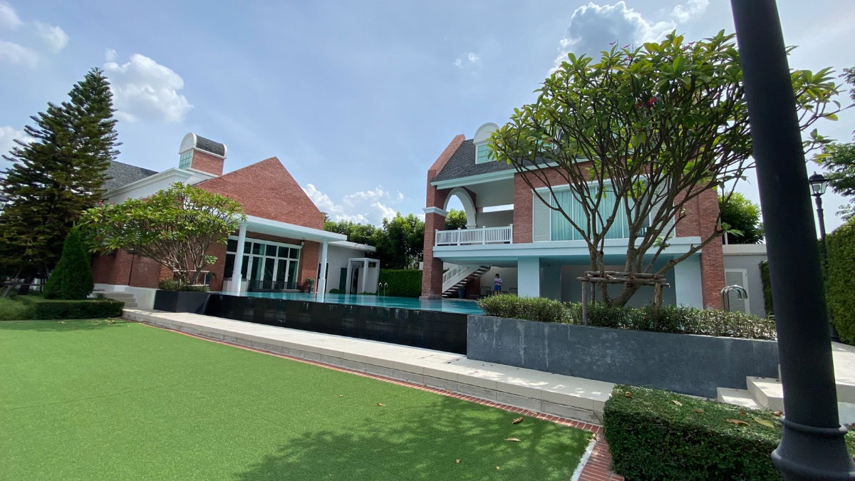 รูป ขายด่วน! บ้านแฝด Villaggio รังสิต-คลองสอง 35.2 ตร.ว. หลังมุมหน้าทะเลสาบ ต่อเติมครบ บิวท์อินทั้งหลัง - รูปที่ 3/16