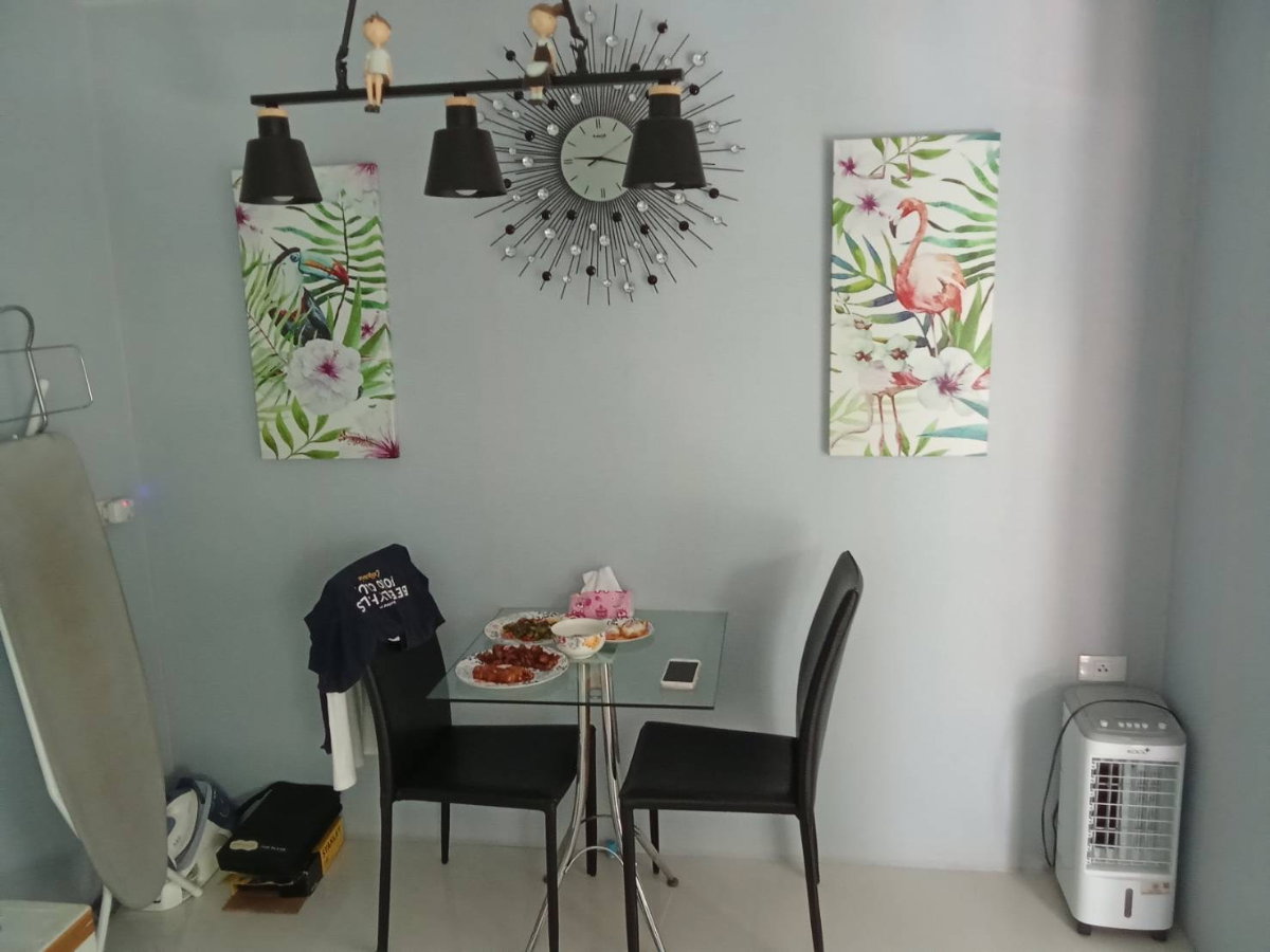 รูป ขายด่วน! บ้านแฝด Villaggio รังสิต-คลองสอง 35.2 ตร.ว. หลังมุมหน้าทะเลสาบ ต่อเติมครบ บิวท์อินทั้งหลัง - รูปที่ 15/16