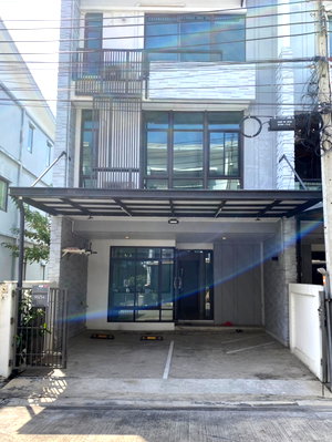 เช่าโฮมออฟฟิศ เมกะ บางนา : 🏢✨ ให้เช่า ทาวน์โฮม/Home Office 3 ชั้น หลังมุม – Plex Bangna 📍 ทำเลหายาก ติดถนนเมนโครงการ ใกล้ Mega Bangna และบางนา-ตราด กม.5
