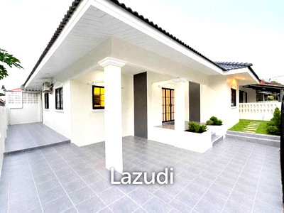 Houses for sale : Newly Renovated Modern Luxury Detached House