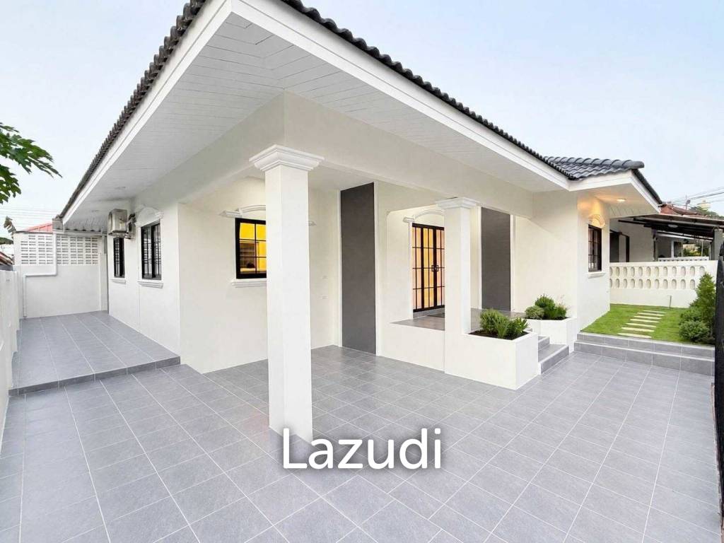 picture Newly Renovated Modern Luxury Detached House - 1/22