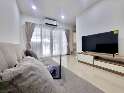 ทาวน์โฮมให้เช่า : 🏡 บ้านให้เช่า ทาวน์โฮม 2 ชั้น รีโนเวทใหม่ พร้อมเฟอร์นิเจอร์ใหม่ ตกแต่งครบ ในโครงการคุณภาพ ใกล้สนามบินเชียงใหม่ โซนแม่เหียะ ทำเลดี เดินทางสะดวก